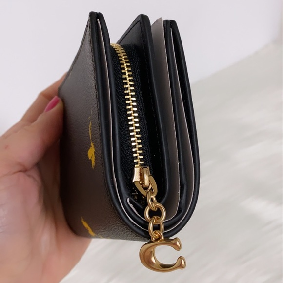 New💃Coach X Peanuts Snap Wallet In Signature Canvas With Woodstock Print - Picture 6 of 7